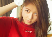 李凯馨照片,光影交织下的青春风采